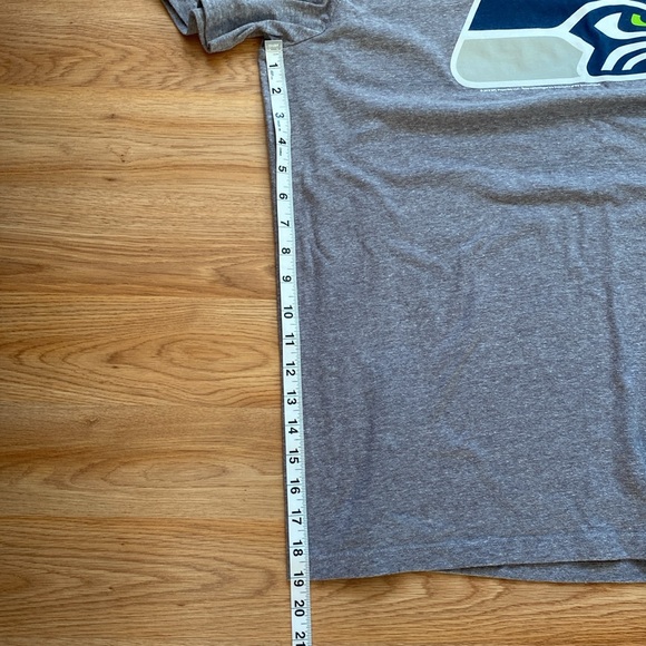NFL Men’s Seattle Seahawks T-Shirt - Picture 4 of 4
